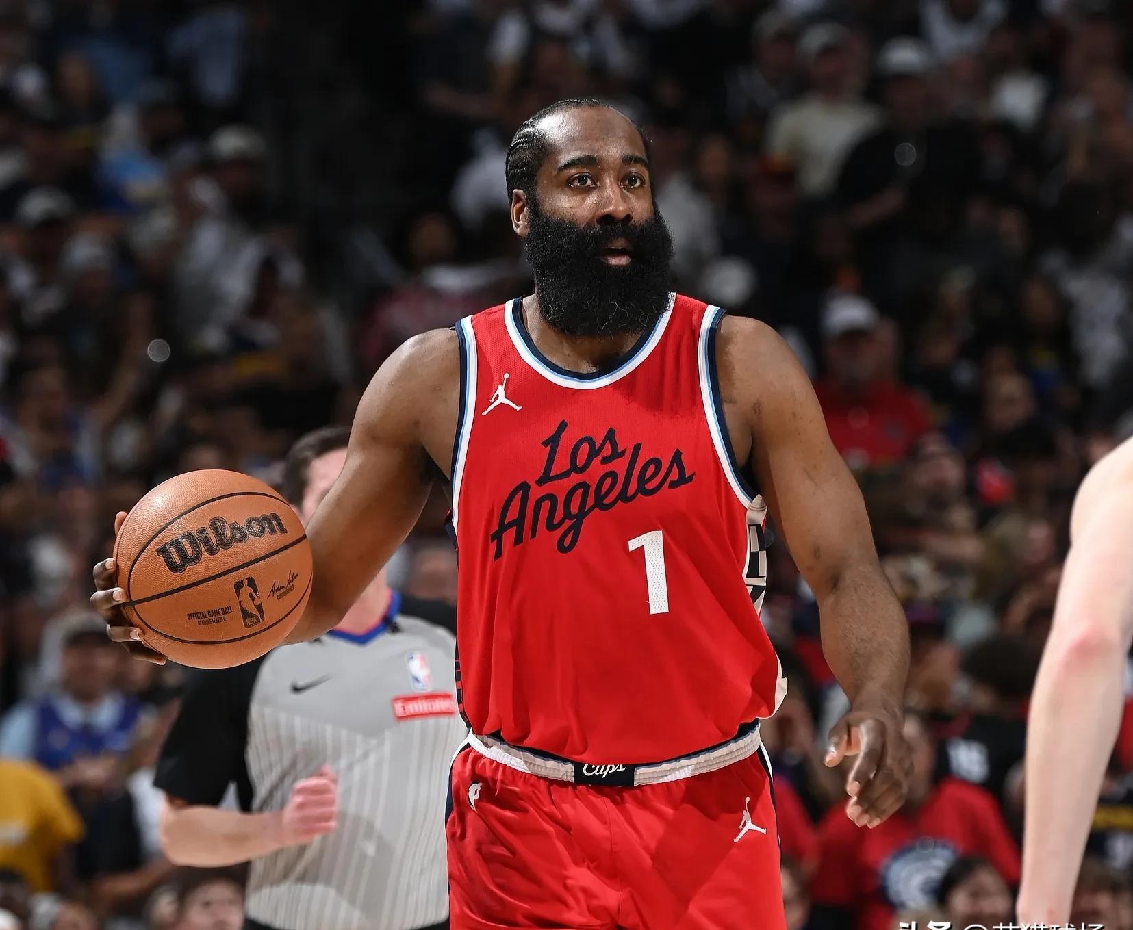 NBA球队战术解析：雄鹿防守策略调整,（NBA战术解读：雄鹿队防守策略的调整）